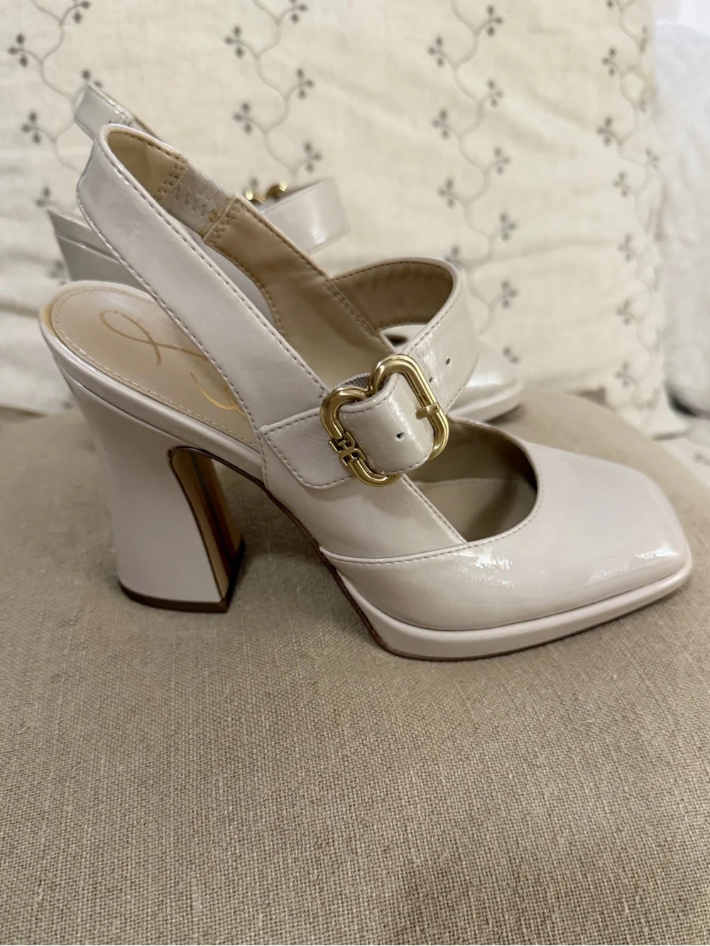 Sam Edelman size 6 Jildie Patent Slingback Heels in Linen Beige with Gold Buckle - Picture 4 of 8
